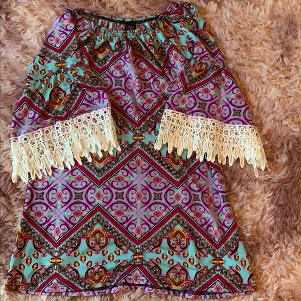 Win Win Half Sleeve Lace Tunic